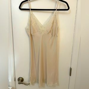 SOLD- GOLD HAWK, SILK NIGHTY, M